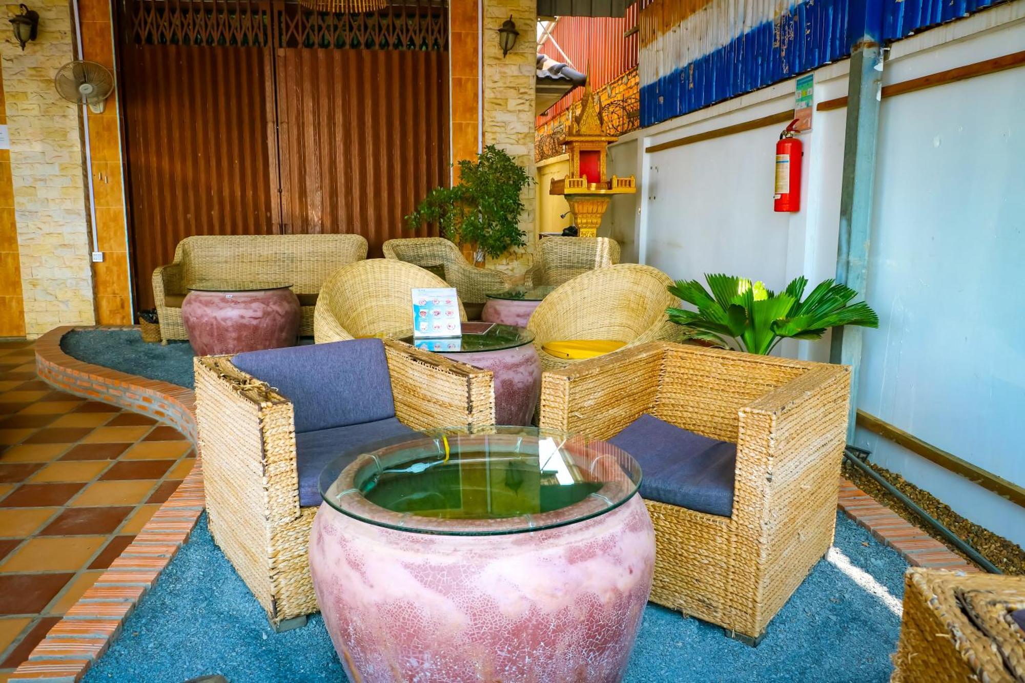 Le Tonle Hotel Кратие Екстериор снимка
