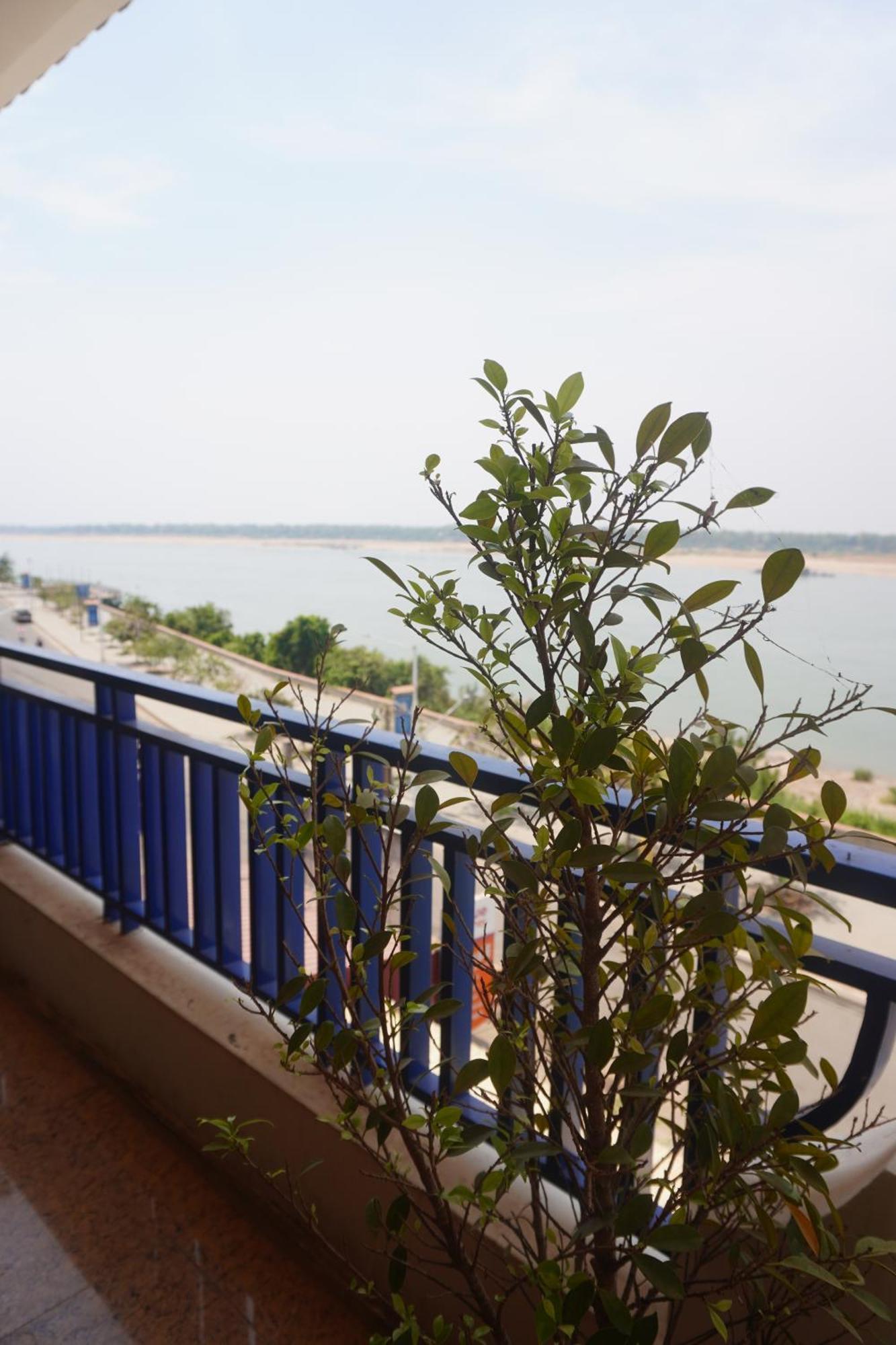 Le Tonle Hotel Кратие Екстериор снимка